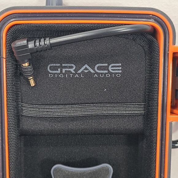 Eco X Gear Eco Pod Waterproof Audio Case with Waterproof Earbuds New - Picture 2 of 6